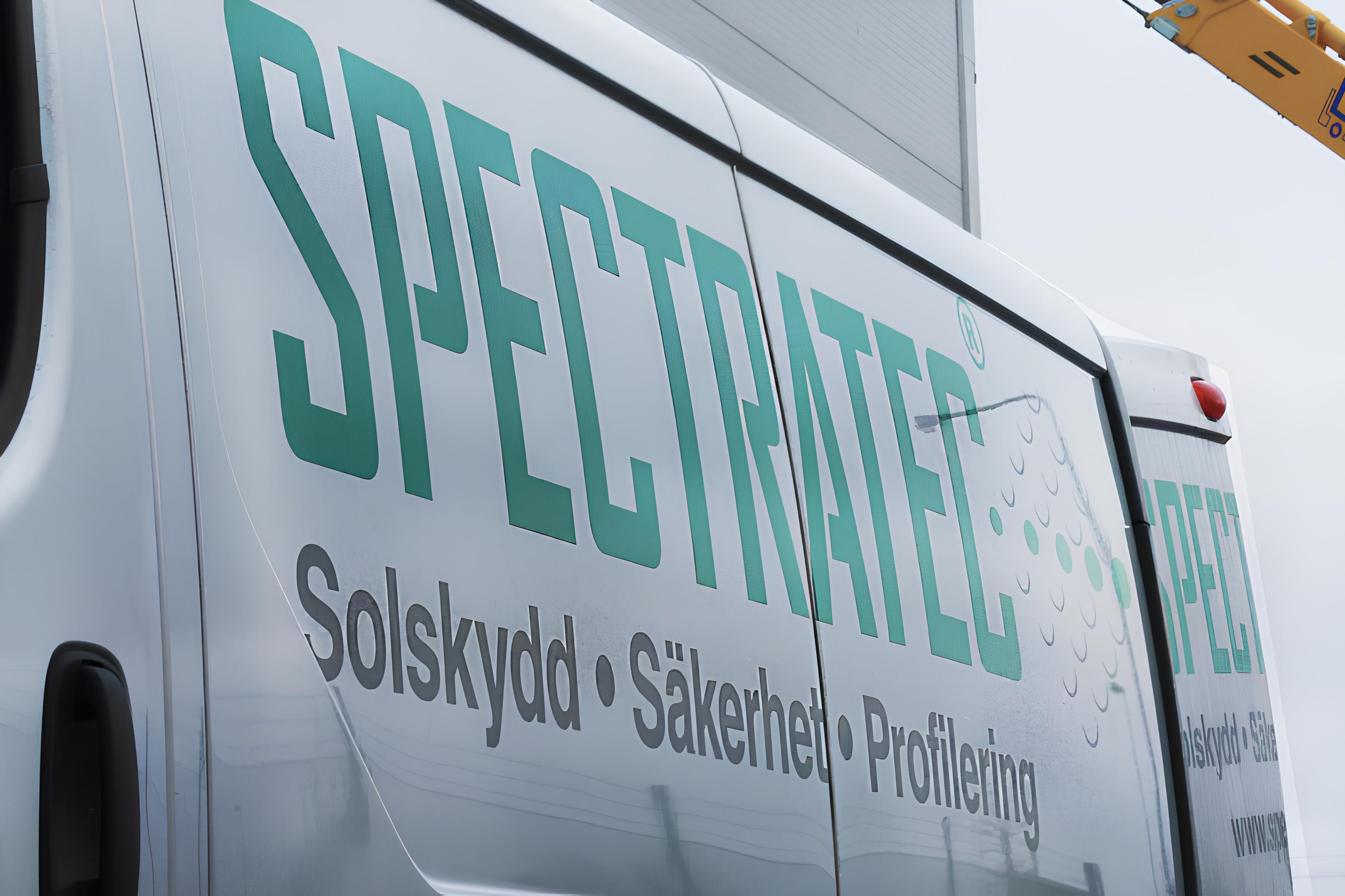 Inbrottsgaller monterat på fönster